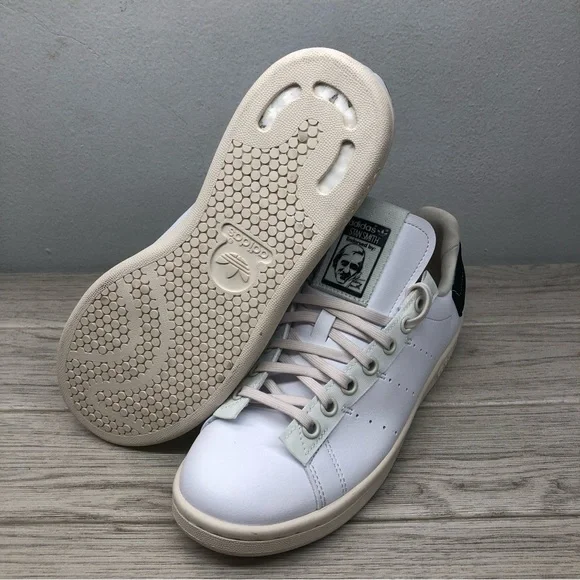 adidas Stan Smith Parley White Black shoes GV7614 US 6 - Picture 1 of 8